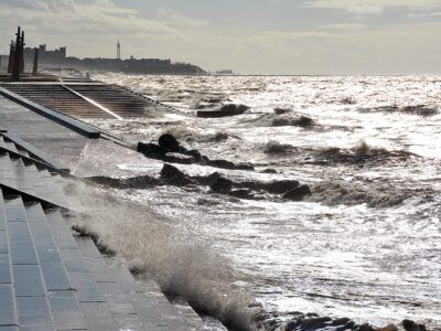 Cleveleys Tide Times: Complete High & Low Water Guide & Coastal Safety