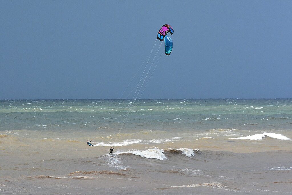 Kitesurfing
